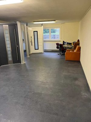 Mehr Platz als üblich: 1-Zimmer-Wohnung mit separater Küche im Untergeschoss Ulm-Lehr