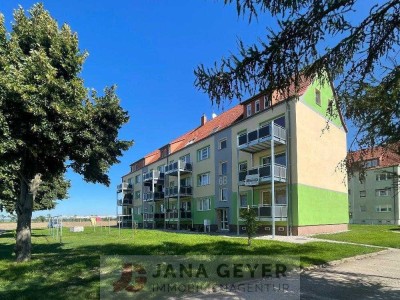 PRESSEL * ERSTBEZUG nach umfangreicher Renovierung * 3-ZIMMER-WOHNUNG im ERGESCHOSS * großer BALK...