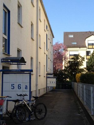 Kriegshaber nähe UNI-KLINIKUM | 2 ZKB | EBK | hell und sonnig im Obergeschoß