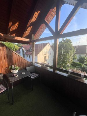 Freundliche und gepflegte 3,5-Raum-DG-Wohnung mit Balkon und Einbauküche in Michelbach an der Bilz