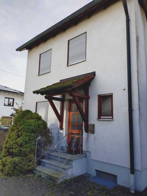 Gepflegte Doppelhaushälfte mit besonderem Flair -  ruhige Lage