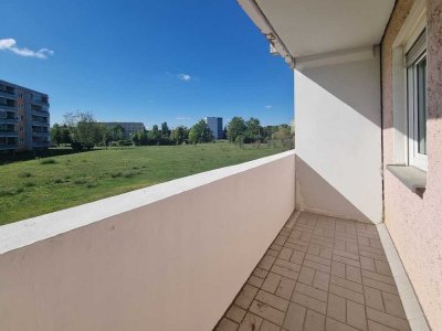 Einziehen & wohlfühlen: mit Balkon & traumhaftem Grünblick!