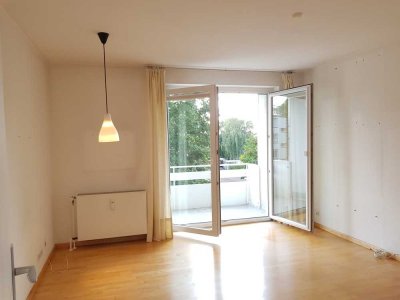 Charmante 2-Zi-Whg, sehr hell, Balkon, Einbauküche, Parkett