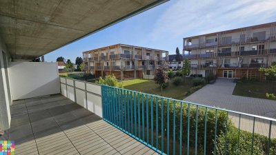 Kleine 2 Zimmerwohnung mit großem Westbalkon und Einbauküche!