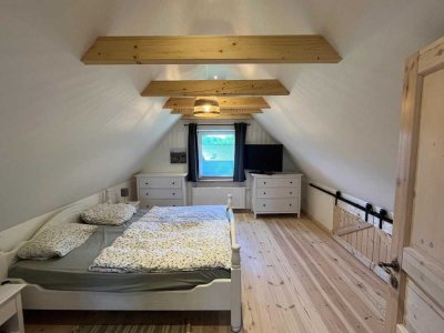 Kompaktes Einfamilienhaus mit Dachterrasse in ruhiger Wohnlage