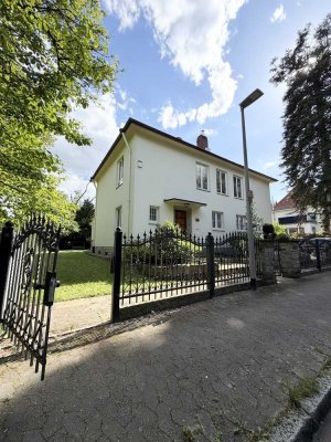 Luxuriöse Stadtvilla mit 305 m² Wohnfläche, großem Garten & hochwertiger Ausstattung I bezugsfertig