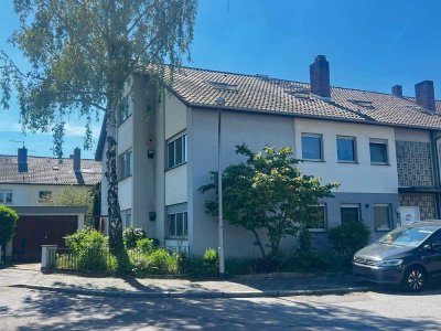 Stattliches Reihenendhaus mit 4 Wohnungen,  gesuchte Wohnungsgrößen, Garage in ruhiger und beliebter