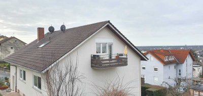 Ansprechende und gepflegte 2-Zimmer-Dachgeschosswohnung mit Balkon in Leimen