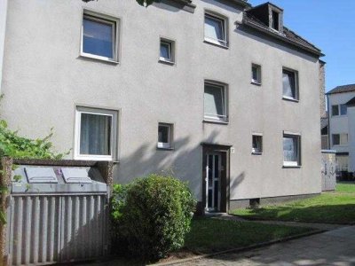 Erdgeschoss Wohnung mit Einbauküche!
