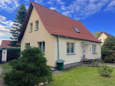 PROVISIONSFREI | Charmantes Einfamilienhaus mit großem Grundstück am grünen Berliner Stadtrand