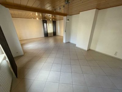 Attraktive 3-Zimmer Terrassenwohnung mit Balkon in Niefern-Öschelbronn