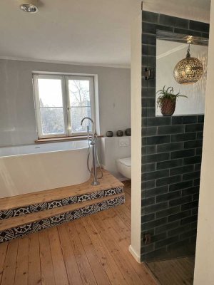 3,5 Zi.-Maisonette mit Traumbad und Blick bis zur Albkante