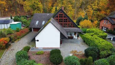 Wohnen mit Weitblick – charmante Dachgeschosswohnung mit Kamin und Galerie in Geesthacht