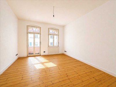 Charmante Altbauwohnung mit Dielenboden, hohen Decken und zwei Balkonen, neues Bad