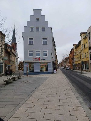 5 Raum Wohnung mit Balkon im 1.OG- im Zentrum