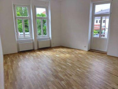 Erstbezug: Sonniger 3 ZIMMER-Altbau, Balkon, neue Einbauküche, neue Sanitäranlagen, nähe KF-Uni!