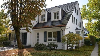 Exklusive Doppelhaushälfte in bevorzugter Lage von Wittlaer nahe des Rheins