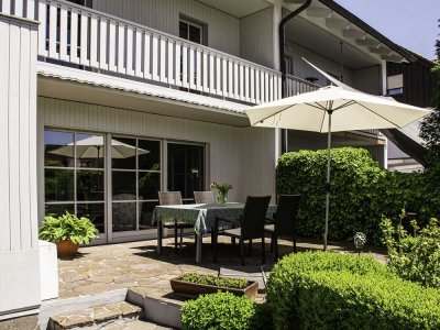 Daheim angekommen: gepflegte DHH mit EBK, Terrasse, großem Garten, Balkon, Studio und Doppelgarage