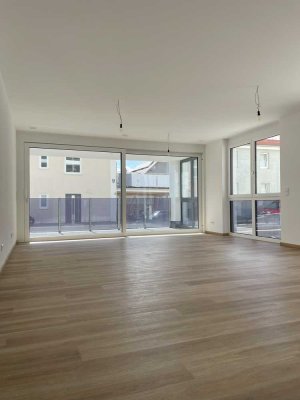 ERSTBEZUG Helle 2-Zimmer-Wohnung / Balkon / Terrasse / Garten / Einbauküche