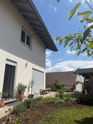 Modernes Einfamilienhaus mit PV-Anlage, Garten und viel Platz in ruhiger Lage von Steinhausen