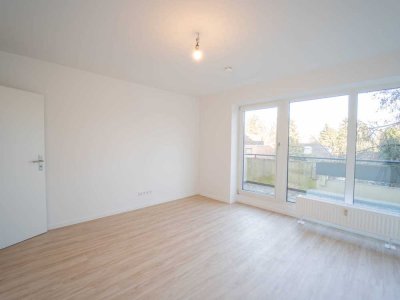Frisch saniert: 2 Zimmer in heller Dachgeschosswohnung