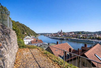 Citynahe Lage: 5-Zimmer-Wohnung mit spektakulärem Felsengarten