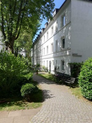 Exklusive, sanierte 2,5-Zimmer-Wohnung mit gehobener Innenausstattung in Hamburg Eimsbüttel