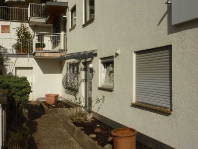 Sonnige Terrassen-Wohnung mit 3,5 Zimmern,  Südterrasse (27qm) u. Einbauküche in Stuttgart-Dachswald