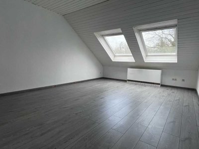 1-Zimmer Wohnung mit Einbauküche, ruhige Wohnlage direkt an den Fischteichen