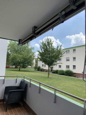 Stilvolle, vollständig renovierte 2-Zimmer-Wohnung mit Balkon und Einbauküche in Braunschweig