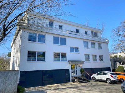 Erstklassig Wohnen – Stilvolle Penthousewohnung mit Sonnenterrasse und Garage