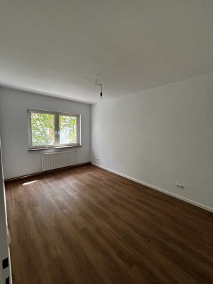 ERSTBEZUG NACH SANIERUNG!  Kompaktes 1-Zimmer-Apartment: Leben in zentraler Lage von Offenbach