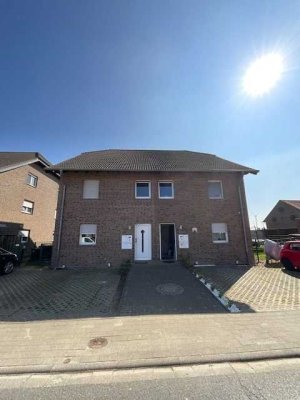 Gemütliche 2 Zimmer DG-Wohnung in Heinsberg-Laffeld.