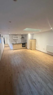 Helle 2-Zimmer Wohnung in Köln Zollstock mit Einbauküche