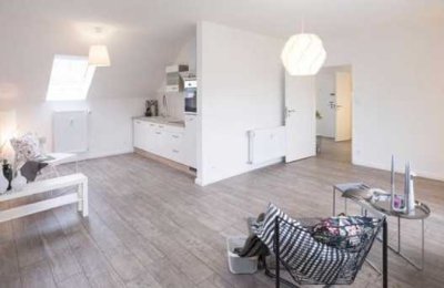 Lichtdurchflutete helle 2-Zimmer Dachgeschosswohnung in Stein