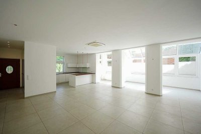 Exklusive Gartenresidenz in Villa - 155 m² Wohnfläche mit privater Terrasse und Stellplatz