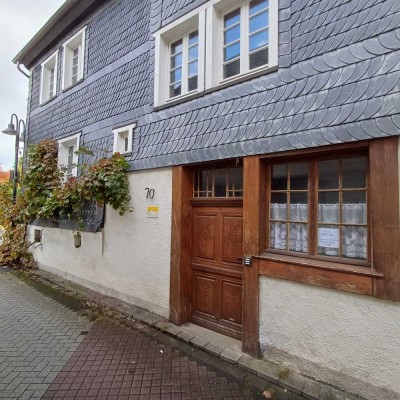 Helle 2-Zimmer-Wohnung in Balve. Halbparterre, teilmöbliert