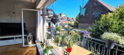 Schöne, gepflegte, ruhige 3-Zimmerwohnung mit großem Balkon in Altstadt von Zons-Rheinufer fußläufig