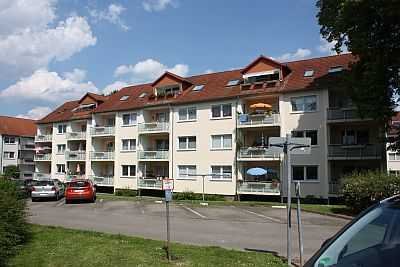 + 2 Zimmer mit Balkon +
