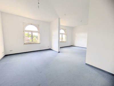 *Große Vierzimmer-Altbauwohnung, direkt am Marienplatz, WG-tauglich*