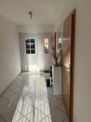 Attraktive und gepflegte 4-Zimmer-Erdgeschosswohnung mit Balkon und Einbauküche in Danndorf