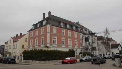 Sehr schöne Dachgeschosswohnung mit EBK in Ingolstadt