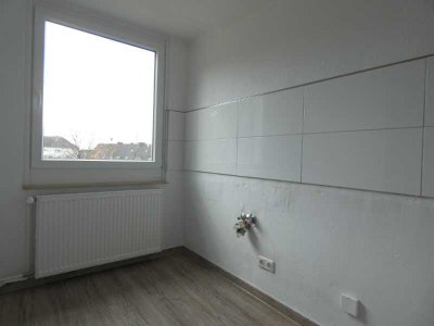 *** Modernisierte 2-Zi-Wohnung in zentraler Lage von Essen-Frohnhausen ***