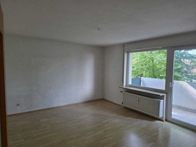 Gut geschnittene 3-ZW mit Balkon und Kfz-Stellplatz in Gerbrunn!