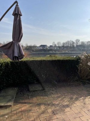 Erdgeschoss Wohnung mit Kanalblick
