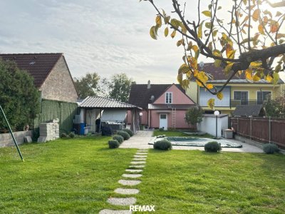 Charmantes Einfamilienhaus mit Pool