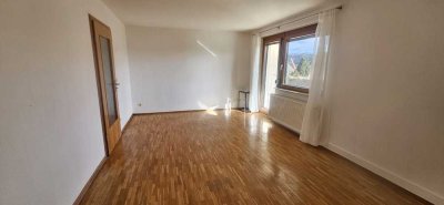 2,5-Zimmer Wohnung mit Terasse in Südhanglage