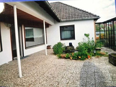 Top modernisierte 3 Zimmer-Terrassenwohnung mit Garten und Garage