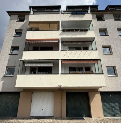 Anlageobjekt mit Garagen, Balkonen und Abgeschlossenheitsbescheinigung