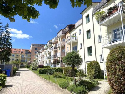 Ab 1.8.! Schöne 2-Raumwohnung mit Balkon, Tageslichtbad u. Stpl. in Marienthal! Blick ins Erzgebirge